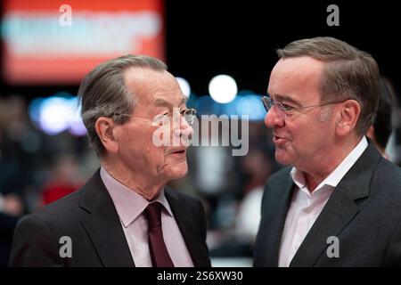 Franz Muentefering, Boris Pistorius - Wahlparteitag SPD DEU, Deutschland, Deutschland, Berlin, 11.01.2025 Franz Muentefering, ehe. Parteivorsitzender der SPD und Boris Pistorius , Bundesverteidigungsminister SPD , mit Delegierte zur Wahl zum Kanzlerkandidaten der SPD und zur Verabschiedung vom Wahlprogramm bzw. Regierungsprogramm auf dem Bundesparteitag der SPD mit dem Motto mehr für dich Besser für Deutschland in Berlin Deutschland. Nach dem Bruch der drei-Parteien-Bundeskoalition im vergangenen November werden in Deutschland am 23. Februar 2025 vorgezogene Bundestagswahlen abgehalten en: FRA Stockfoto