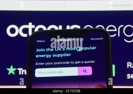 London, England, Großbritannien. Januar 2025. Detail der Octopus Energy-Website, da der private Energieversorger British Gas überholt und zum größten Lieferanten in Großbritannien wird. (Kreditbild: © Vuk Valcic/ZUMA Press Wire) NUR REDAKTIONELLE VERWENDUNG! Nicht für kommerzielle ZWECKE! Quelle: ZUMA Press, Inc./Alamy Live News Stockfoto