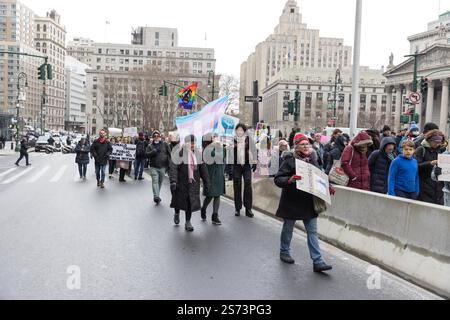 New York City, Usa. Januar 2025. Der Frauenmarsch in New York City in den USA am Samstag, 18. Januar 2025. Der marsch begann am Foley Square und ging an den Washington Square Park Credit: Brazil Photo Press/Alamy Live News Stockfoto