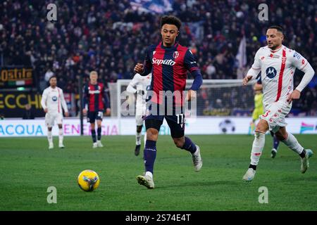 Bologna, Italien. Januar 2025. Dan Ndoye (Bologna FC) während des italienischen Meisterschaftsspiels Serie A zwischen Bologna FC und AC Monza am 18. Januar 2025 im Stadio Renato Dall’Ara in Bologna, Italien. Quelle: Luca Rossini/E-Mage/Alamy Live News Stockfoto