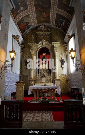 Seixas (Portugal) – 12. April 2024: Die Igreja Matriz de São Bento, oder die Kirche des Heiligen Benedikt, ist ein wichtiges religiöses Wahrzeichen in Seixas (Portugal) Stockfoto