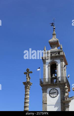 Seixas (Portugal) – 12. April 2024: Die Igreja Matriz de São Bento, oder die Kirche des Heiligen Benedikt, ist ein wichtiges religiöses Wahrzeichen in Seixas (Portugal) Stockfoto