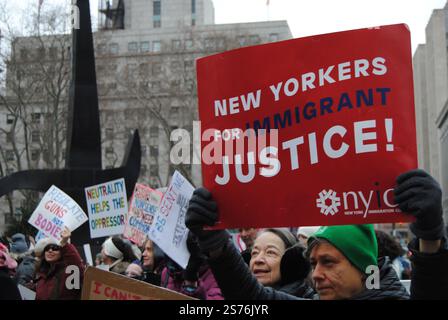 New York City, New York, USA - 18. Januar 2025: Der Volksmarsch, Evolution des Frauenmarsches, vor der zweiten Amtseinführung von Donald Trump. Stockfoto