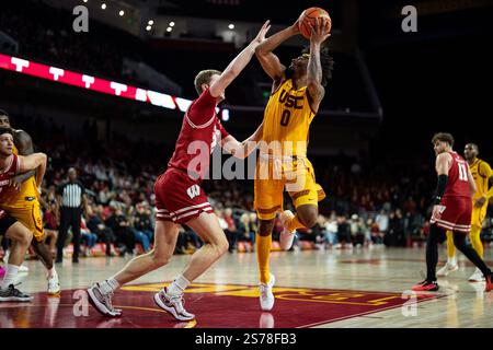USC Trojans Forward Saint Thomas (0) schießt über Wisconsin Badgers Forward Steven Crowl (22) während eines NCAA Männer Basketballspiels am Samstag, den 18. Januar Stockfoto