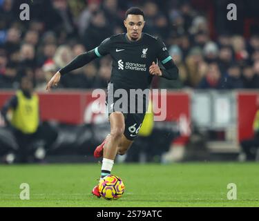 London, Großbritannien. Januar 2025. Trent Alexander-Arnold aus Liverpool während des Premier League-Spiels Brentford gegen Liverpool im Gtech Community Stadium, London, Vereinigtes Königreich, 18. Januar 2025 (Foto: Alfie Cosgrove/News Images) in London, Vereinigtes Königreich am 19. Januar 2025. (Foto: Alfie Cosgrove/News Images/SIPA USA) Credit: SIPA USA/Alamy Live News Stockfoto