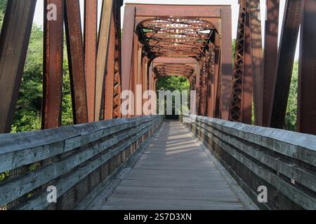 Lynchburg, Virginia, USA. Alte Eisenbahn und Brücke in Wander- und Radweg umgebaut. Stockfoto