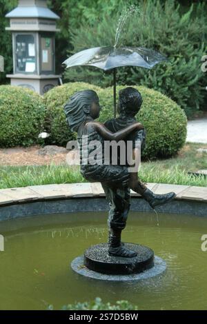 Zentraler Brunnen im Awareness Garden in Lynchburg, Virginia, USA Stockfoto