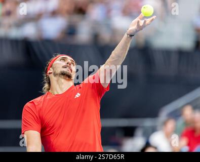 Melbourne, Australien. Januar 2025. Alexander Zverev spielt im 4. Runde-Spiel der Männer zwischen Alexander Zverev und Ugo Humbert aus Frankreich beim Australian Open Tennis Turnier in Melbourne, Australien, am 19. Januar 2025. Quelle: Hu Jingchen/Xinhua/Alamy Live News Stockfoto