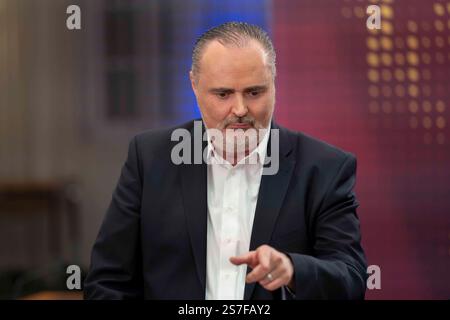 Eisenstadt, Burgenland, Österreich. Januar 2025. Rundtischgespräch mit dem Parteichef bei Kommunalwahlen im österreichischen Burgenland. HANS PETER DOSKOZIL (SPOE) im Bild. (Kreditbild: © Andreas Stroh/ZUMA Press Wire) NUR REDAKTIONELLE VERWENDUNG! Nicht für kommerzielle ZWECKE! Quelle: ZUMA Press, Inc./Alamy Live News Stockfoto