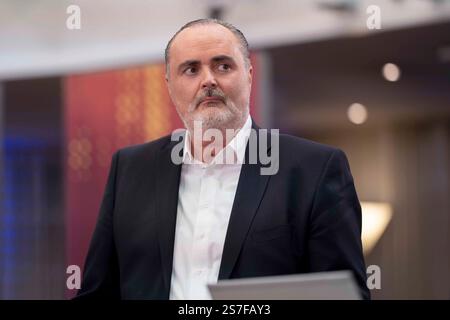 Eisenstadt, Burgenland, Österreich. Januar 2025. Rundtischgespräch mit dem Parteichef bei Kommunalwahlen im österreichischen Burgenland. HANS PETER DOSKOZIL (SPOE) im Bild. (Kreditbild: © Andreas Stroh/ZUMA Press Wire) NUR REDAKTIONELLE VERWENDUNG! Nicht für kommerzielle ZWECKE! Quelle: ZUMA Press, Inc./Alamy Live News Stockfoto