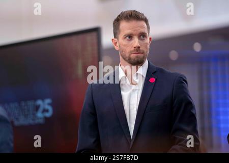 Eisenstadt, Burgenland, Österreich. Januar 2025. Rundtischgespräch mit dem Parteichef bei Kommunalwahlen im österreichischen Burgenland. CHRISTOPH SCHNEIDER (NEOS) im Bild. (Kreditbild: © Andreas Stroh/ZUMA Press Wire) NUR REDAKTIONELLE VERWENDUNG! Nicht für kommerzielle ZWECKE! Quelle: ZUMA Press, Inc./Alamy Live News Stockfoto