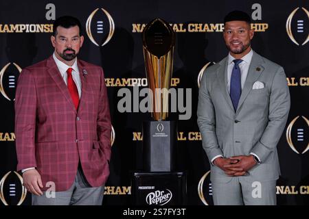Atlanta, Georgia, USA. Januar 2025. Sprechen Sie mit den Medien auf der Pressekonferenz der Cheftrainer für die College Football Playoff National Championship im Mercedes Benz Stadium, Atlanta, Georgia. (Kreditbild: © Scott Stuart/ZUMA Press Wire) NUR REDAKTIONELLE VERWENDUNG! Nicht für kommerzielle ZWECKE! Stockfoto