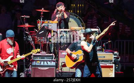 Washington, Usa. Januar 2025. Der Musiker Kid Rock tritt bei der Make America Great Again Victory Rally auf, bei der der designierte Präsident Donald Trump am Sonntag, den 19. Januar, mit zusätzlichen Auftritten von The Village People, Billy Ray Cyrus und Lee Greenwood in der Capital One Arena in Washington, DC, auftrat. 2025. Foto: Leigh Vogel/UPI Credit: UPI/Alamy Live News Stockfoto