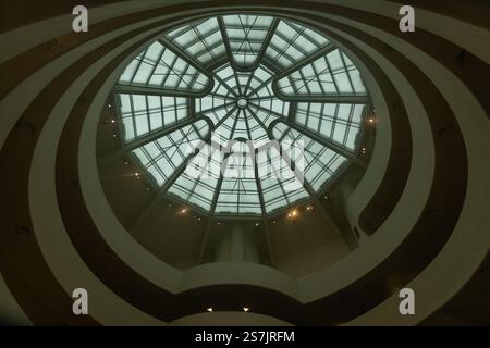 Deckendetails des Guggenheim Museums in Manhattan, New York City, New York Stockfoto