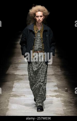 Mailand, Italien. Januar 2025. MAGLIANO MEN Herbst/Winter 2025-2026 Laufsteg während der Milan Fashion Week Herrenmode am 2025. Januar - Mailand, Italien 19/01/2025 Credit: dpa/Alamy Live News Stockfoto