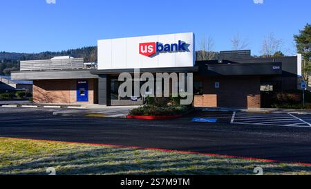 Issaquah, WA, USA - 19. Januar 2025; Filialgebäude der US Bank mit großem Dachschild Stockfoto