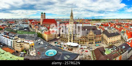 München Deutschland, Panorama-Skyline der Stadt am Marienplatz neuer Rathausplatz Stockfoto