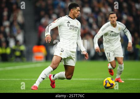 Madrid, Spanien. Januar 2025. Jude Bellingham von Real Madrid spielte am 19. Januar 2025 im Santiago Bernabeu Stadion während des La Liga EA Sports Matches zwischen Real Madrid und UD Las Palmas. (Foto: Bagu Blanco/PRESSINPHOTO) Credit: PRESSINPHOTO SPORTS AGENCY/Alamy Live News Stockfoto