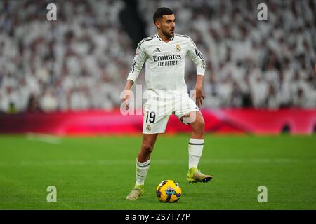 Madrid, Spanien. Januar 2025. Daniel Ceballos von Real Madrid während des La Liga EA Sports Matches zwischen Real Madrid und UD Las Palmas spielte am 19. Januar 2025 im Santiago Bernabeu Stadion in Madrid. (Foto: Bagu Blanco/PRESSINPHOTO) Credit: PRESSINPHOTO SPORTS AGENCY/Alamy Live News Stockfoto