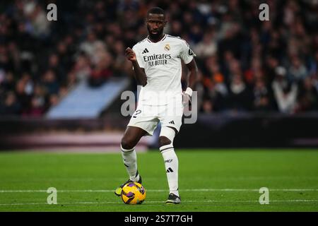 Madrid, Spanien. Januar 2025. Während des La Liga EA Sports Matches zwischen Real Madrid und UD spielte Las Palmas am 19. Januar 2025 im Santiago Bernabeu Stadion in Madrid. (Foto: Bagu Blanco/PRESSINPHOTO) Credit: PRESSINPHOTO SPORTS AGENCY/Alamy Live News Stockfoto