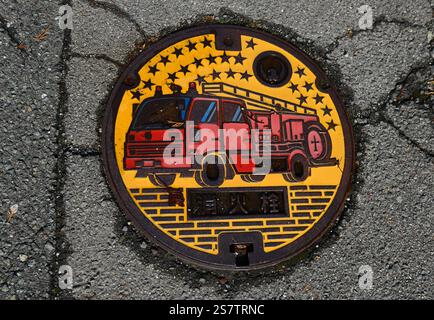 Ein Hydrantenschacht in Suwa, Nagano, Japan. Stockfoto