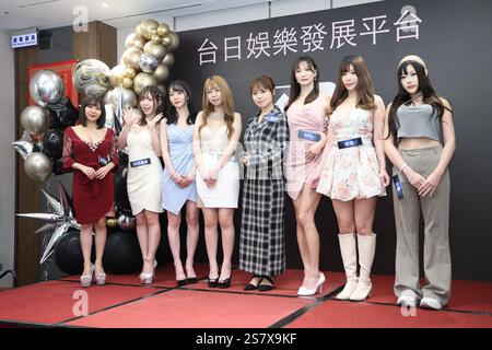TAIPEI, CHINA - 20. JANUAR 2025 - die japanische Schauspielerin Aimi Rika und Satsuki Ena und Kokone Sasaki nehmen an der Pressekonferenz für den Kooperationsplan b Teil Stockfoto