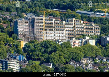 Blick aus der Vogelperspektive, Wohnblock Hannibal II, Gerüste für Renovierung und Renovierung, Vogelpothsweg, Dorstfeld, Dortmund, Ruhrgebiet, Nordrhein-Wes Stockfoto