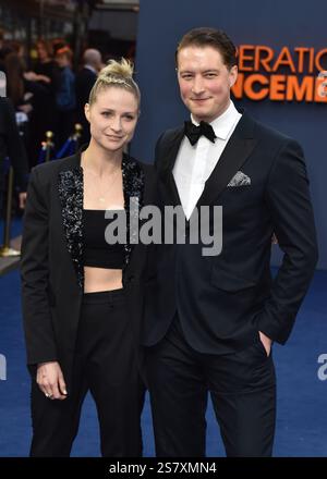 Niamh Algar und Lorne Macfadyen nehmen an der britischen Premiere „Operation Mincemeat“ auf der Curzon Mayfair in London, England, UK Teil. Dienstag, 12. April 2022 Stockfoto