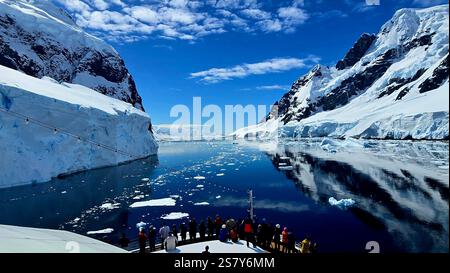 Segeln durch den Lemaire-Kanal, Antarktis Stockfoto
