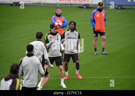 Turin, Italien. Januar 2025. Kenan Yildiz vom FC Juventus während des Trainings in der Champions League 2024/2025 beim JTC Continassa am 20. Januar 2025 in Turin, Italien - ph Giuliano Marchisciano Credit: Independent Photo Agency/Alamy Live News Stockfoto
