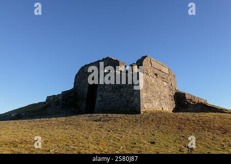 Der Jubilee Tower auf dem Gipfel des Moel Famau in der Clwydian Range, Nordwales Stockfoto