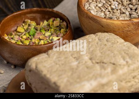 halva aus Sonnenblumenkernen, Nachtisch aus Sonnenblumenkernen Stockfoto