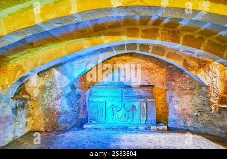RABAT, MALTA - 16. JUNI 2018: Innere der alten Katakomben des heiligen Katakomben, die sich unter der gleichnamigen Kirche befinden, am 16. Juni in Rabat. Stockfoto