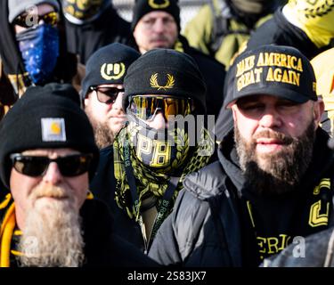 Washington, Usa. Januar 2025. Eine Gruppe von stolzen Jungen vor der Union Station am Einweihungstag in Washington, DC (Foto: Michael Brochstein/SIPA USA) Credit: SIPA USA/Alamy Live News Stockfoto