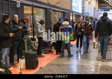 Washington, Usa. Januar 2025. Atmosphäre an der Union Station, der Hauptbushaltestelle in der Bundeshauptstadt Washington, in den Vereinigten Staaten, diesen Montag, den 20. Donald Trump wurde zum Präsidenten der Vereinigten Staaten ernannt. Quelle: Brazil Photo Press/Alamy Live News Stockfoto