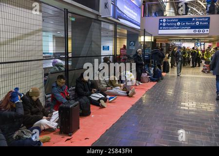 Washington, Usa. Januar 2025. Atmosphäre an der Union Station, der Hauptbushaltestelle in der Bundeshauptstadt Washington, in den Vereinigten Staaten, diesen Montag, den 20. Donald Trump wurde zum Präsidenten der Vereinigten Staaten ernannt. Quelle: Brazil Photo Press/Alamy Live News Stockfoto