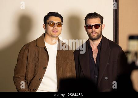 Henry Golding und Alex Pettyfer nehmen an der Präsentation von Tod's während der Mailänder Herrenmode Herbst/Winter 2025 – 2026 Fashion Week am 19. Januar 2025 in Mi Teil Stockfoto