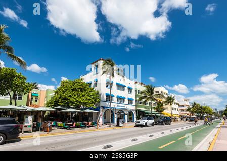 Miami, FL, USA - 30. März 2024: Das Shore-Park Hotel am Ocean Drive am Ocean Drive im historischen Art déco-Viertel von Miami South Beach umfasst Ho Stockfoto