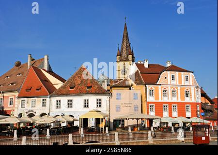 Kleiner Platz von Sibiu, Siebenbürgen, Rumänien Stockfoto