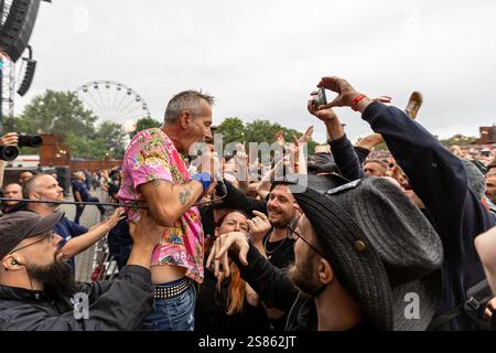 Clisson (Nordwestfrankreich), 29.-30. Juni 2024: Hellfest 2024, Didier Wampas im Konzert. Didier Wampas Psycho Attack hat die Warzone in Brand gesetzt. Didier Stockfoto