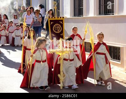 Traditioneller Palmensonntag Prozession für Kinder zu Beginn der Osterwoche, Carcabuey, Provinz Cordoba, Andalusien, Spanien Stockfoto