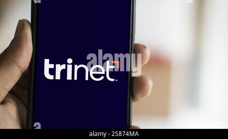 Das TriNet-Logo wird auf dem Smartphone angezeigt. TriNet Group, Inc. Ist ein Unternehmen in Dublin, Kalifornien Stockfoto