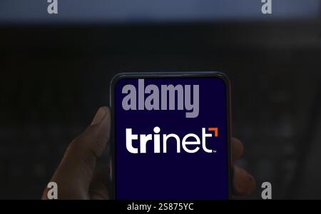 Das TriNet-Logo wird auf dem Smartphone angezeigt. TriNet Group, Inc. Ist ein Unternehmen in Dublin, Kalifornien Stockfoto