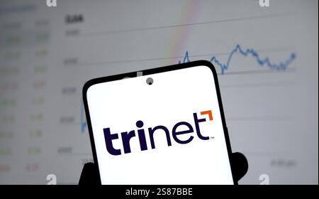 Das TriNet-Logo wird auf dem Smartphone angezeigt. TriNet Group, Inc. Ist ein Unternehmen in Dublin, Kalifornien Stockfoto