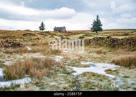 Nonne's Cross Farm wurde 1870 von John Hooper gebaut. Verlassen, ist es jetzt als Schlafhaus erhältlich. Dartmoor, Devon, England, Großbritannien. Stockfoto