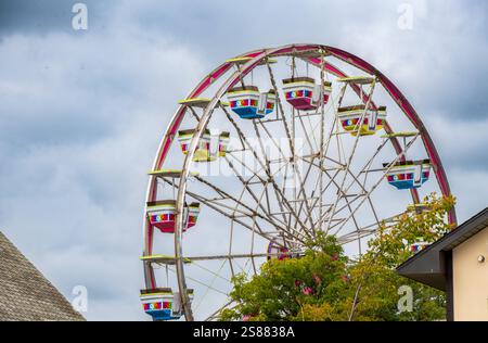 Fahrgeschäfte, Spiele und Speisen auf dem Messegelände CNE Toronto Ontario Stockfoto