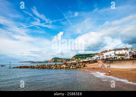 Die Küstenstadt Sidmouth, westlich vom Sidmouth Pier aus gesehen. Sidmouth, Devon, England, Großbritannien. Stockfoto