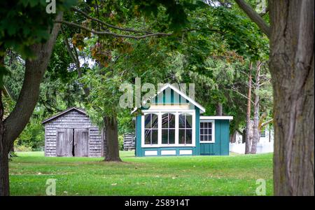 Fenster und Tür mit Rahmen in allen Stilen Stockfoto