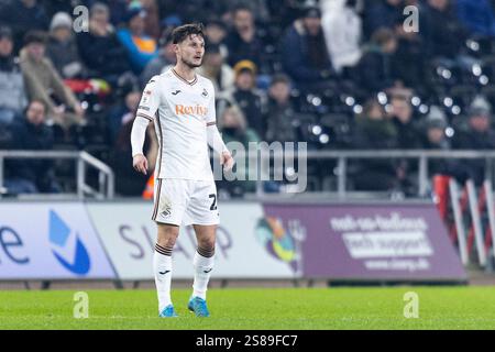 Swansea, Großbritannien. Januar 2025. Liam Cullen aus Swansea City in Aktion. EFL Skybet Championship Match, Swansea City gegen Sheffield Utd im Stadion Swansea.com in Swansea, Wales am Dienstag, den 21. Januar 2025. Dieses Bild darf nur für redaktionelle Zwecke verwendet werden. Nur für redaktionelle Verwendung, Bild von Lewis Mitchell/ Beschreibung: Andrew Orchard Sportfotografie/Alamy Live News Stockfoto
