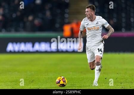 Swansea, Großbritannien. Januar 2025. Josh Tymon aus Swansea City in Aktion. EFL Skybet Championship Match, Swansea City gegen Sheffield Utd im Stadion Swansea.com in Swansea, Wales am Dienstag, den 21. Januar 2025. Dieses Bild darf nur für redaktionelle Zwecke verwendet werden. Nur für redaktionelle Verwendung, Bild von Lewis Mitchell/ Beschreibung: Andrew Orchard Sportfotografie/Alamy Live News Stockfoto